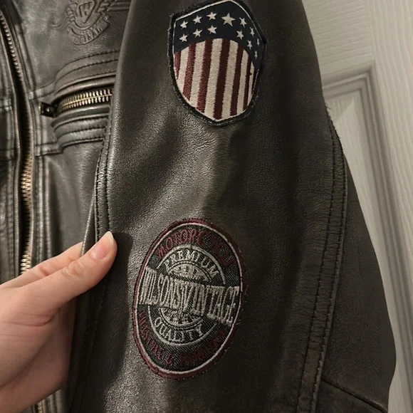 Men’s Leather Jacket - Picture 4 of 7